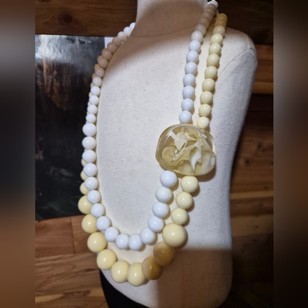 Vintage 60's Cream and White Layered Beaded Necklace